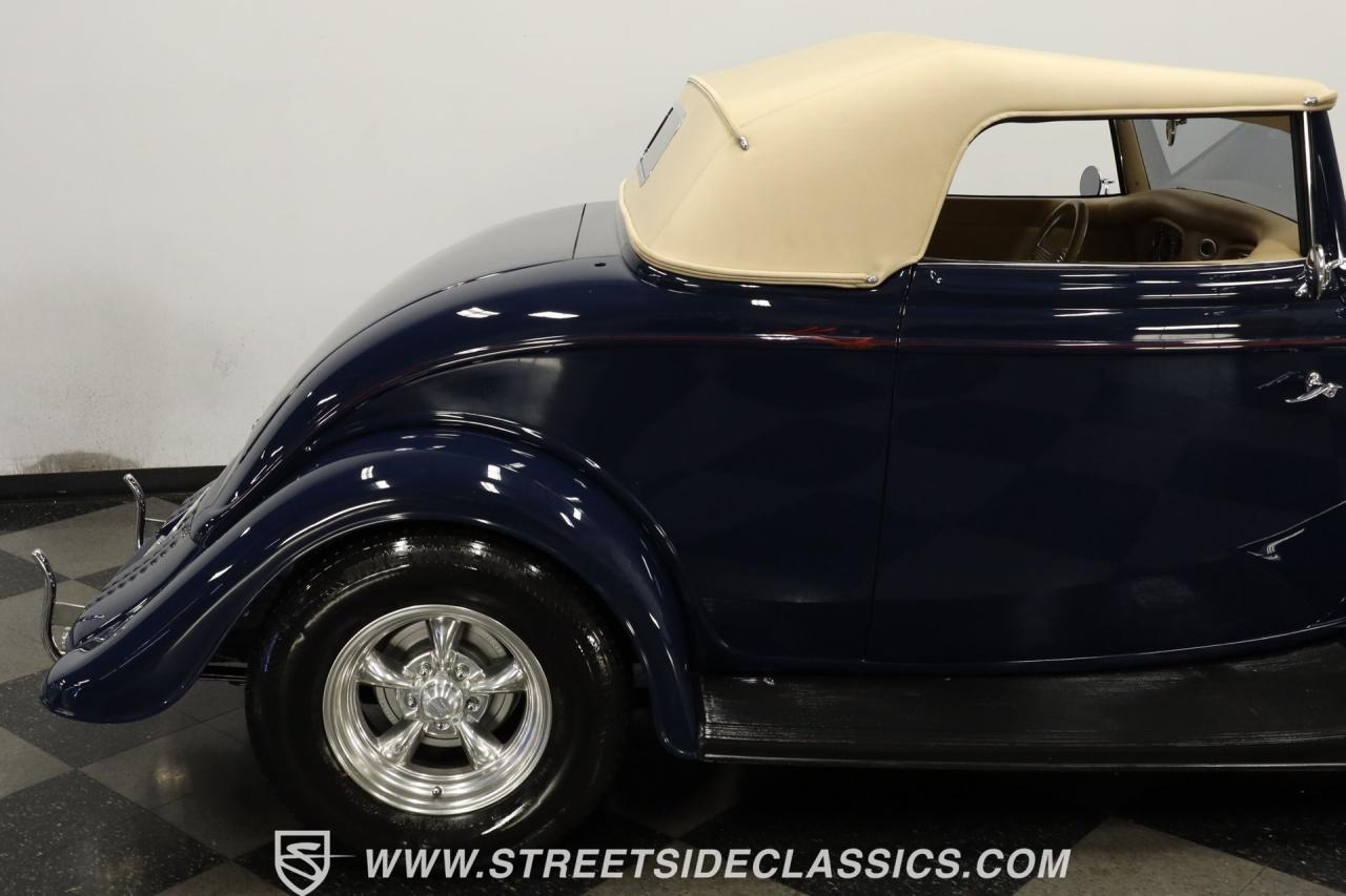 1933 Ford Cabriolet