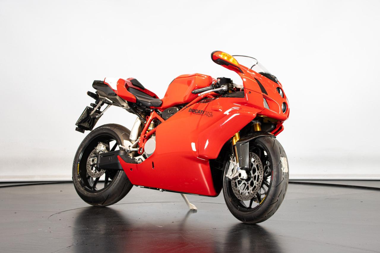 2004 Ducati 749 R