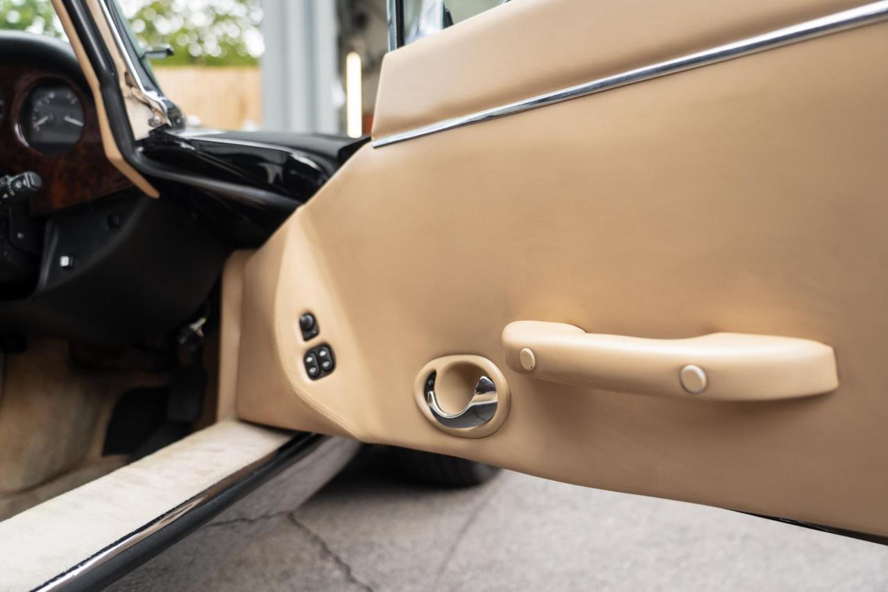 2003 Jaguar E-TYPE V8 S