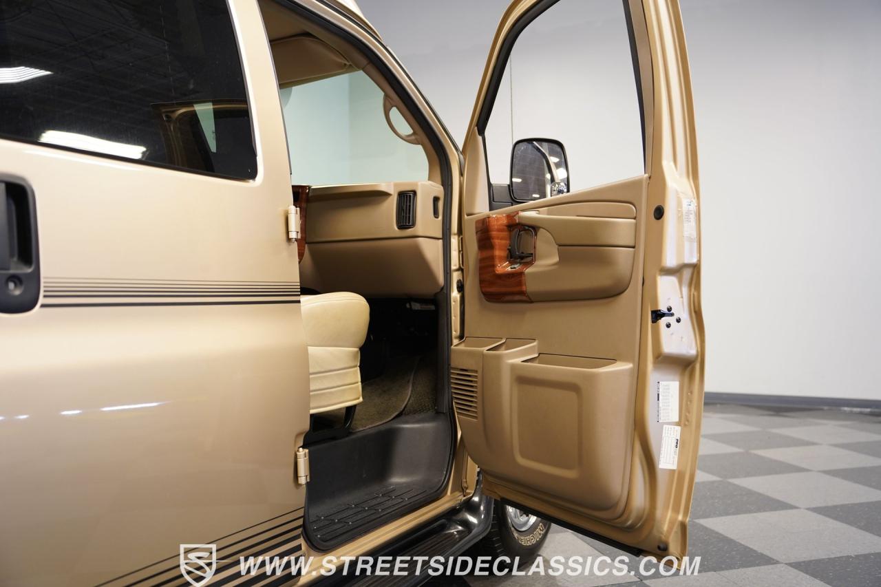 2006 Chevrolet 7 Passenger  Sherrod Conversion Van