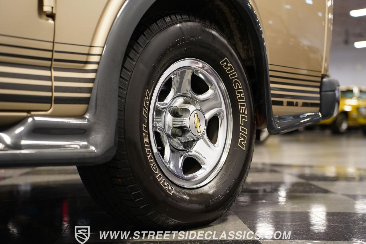 2006 Chevrolet 7 Passenger  Sherrod Conversion Van