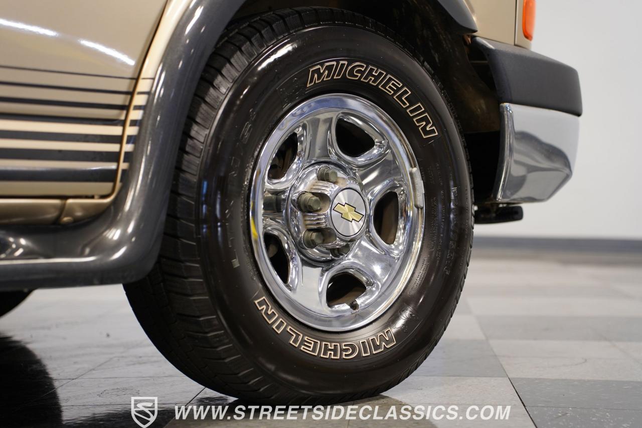 2006 Chevrolet 7 Passenger  Sherrod Conversion Van