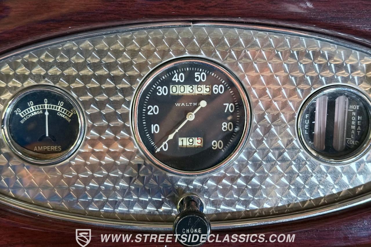 1932 Ford Model 18 V-8 Roadster Deluxe