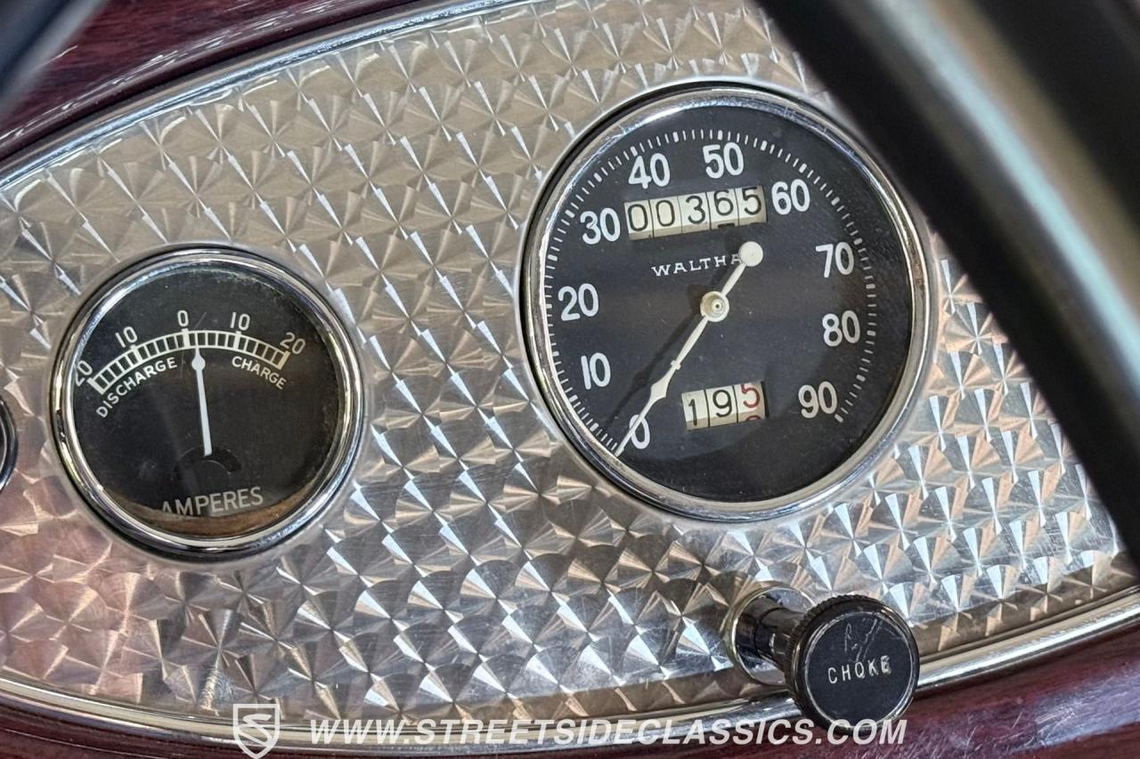 1932 Ford Model 18 V-8 Roadster Deluxe