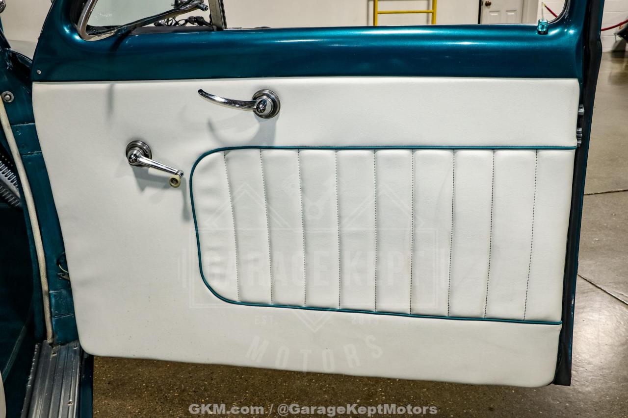 1950 Ford 2 Door Sedan