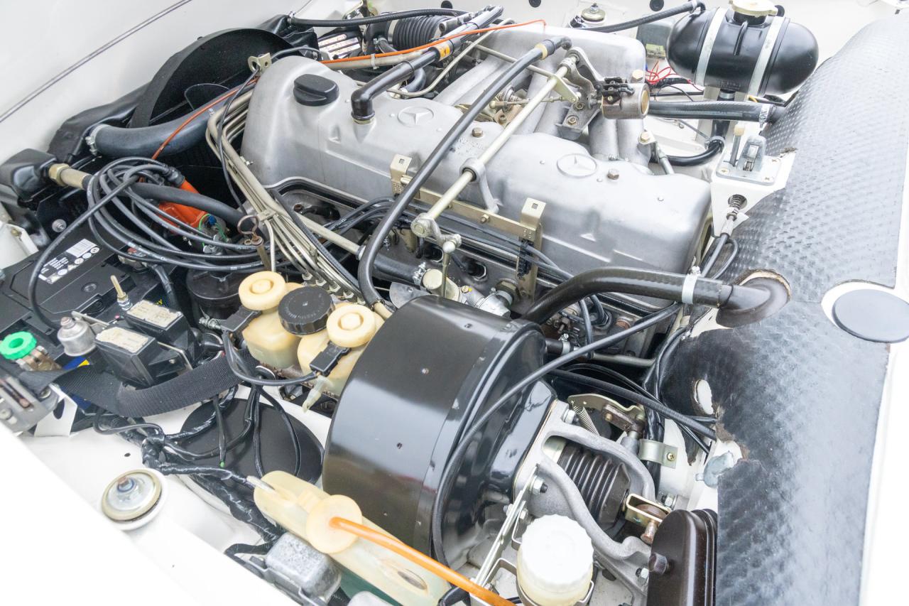 1970 Mercedes - Benz SL 280 Pagode