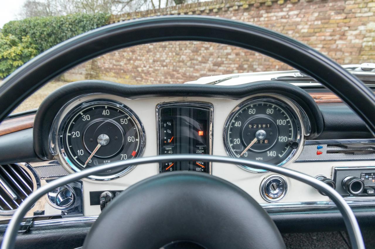 1970 Mercedes - Benz SL 280 Pagode