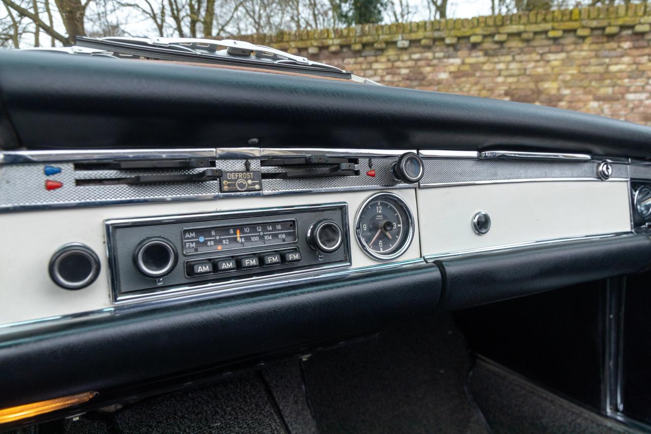 1970 Mercedes - Benz SL 280 Pagode