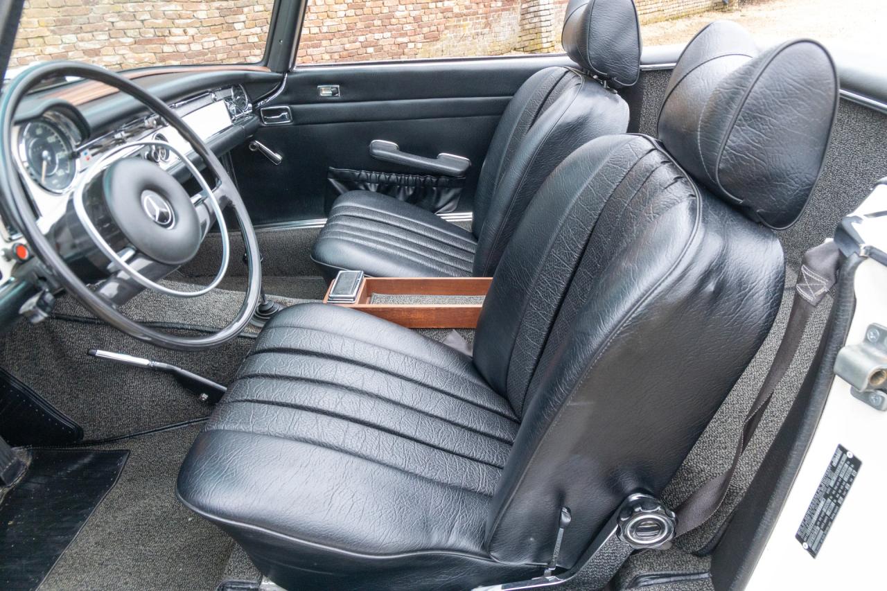 1970 Mercedes - Benz SL 280 Pagode