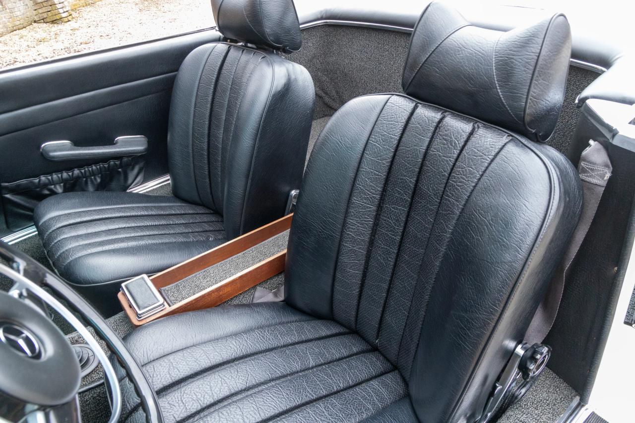 1970 Mercedes - Benz SL 280 Pagode