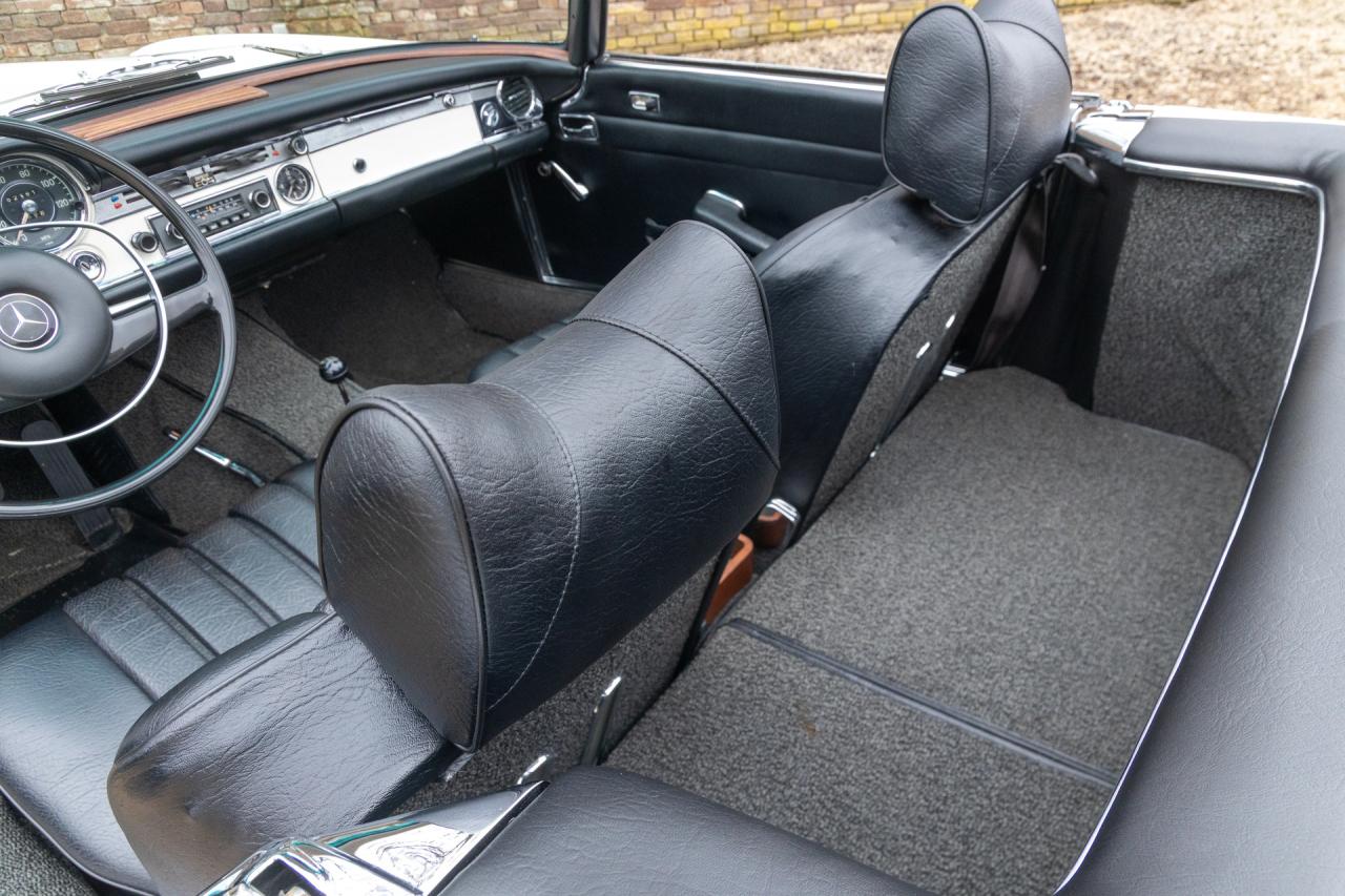 1970 Mercedes - Benz SL 280 Pagode