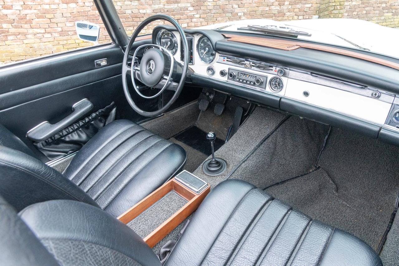1970 Mercedes - Benz SL 280 Pagode