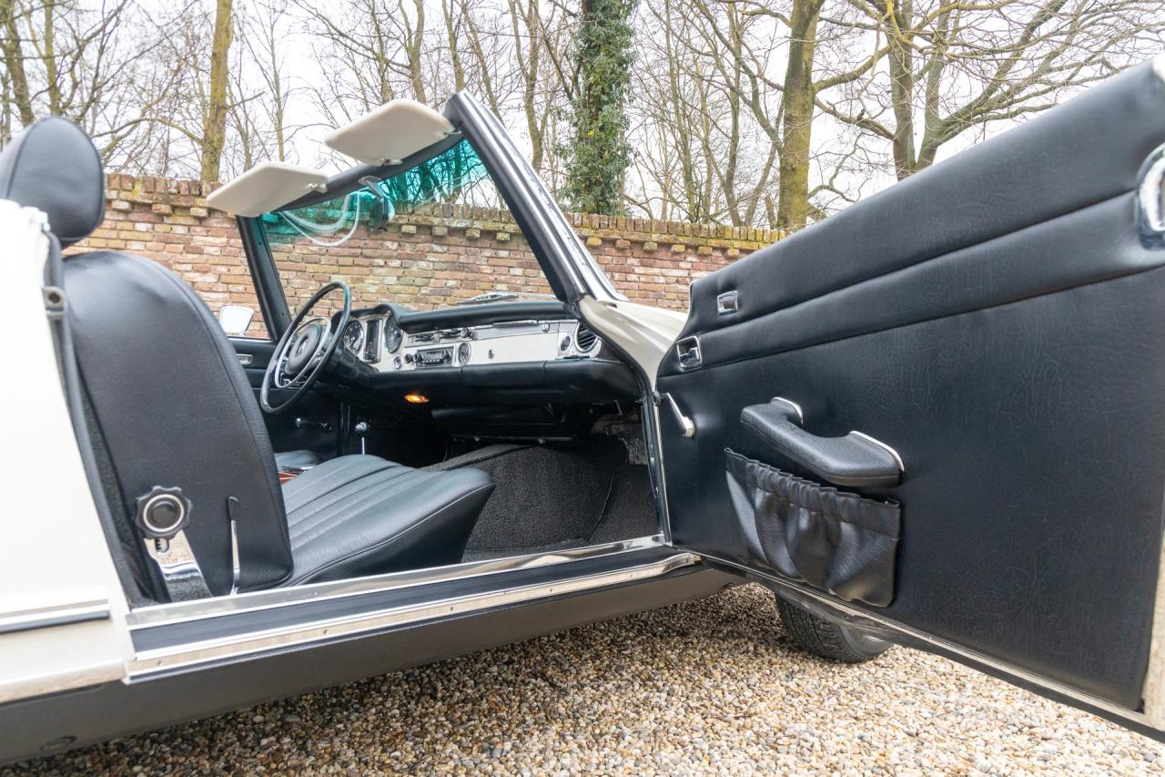 1970 Mercedes - Benz SL 280 Pagode