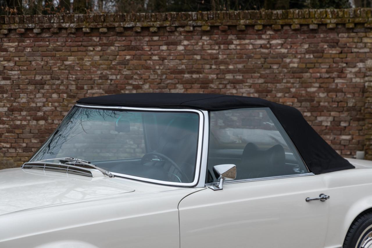 1970 Mercedes - Benz SL 280 Pagode