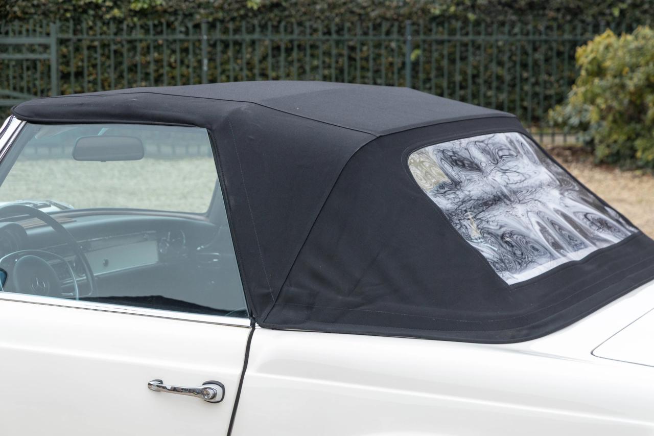 1970 Mercedes - Benz SL 280 Pagode