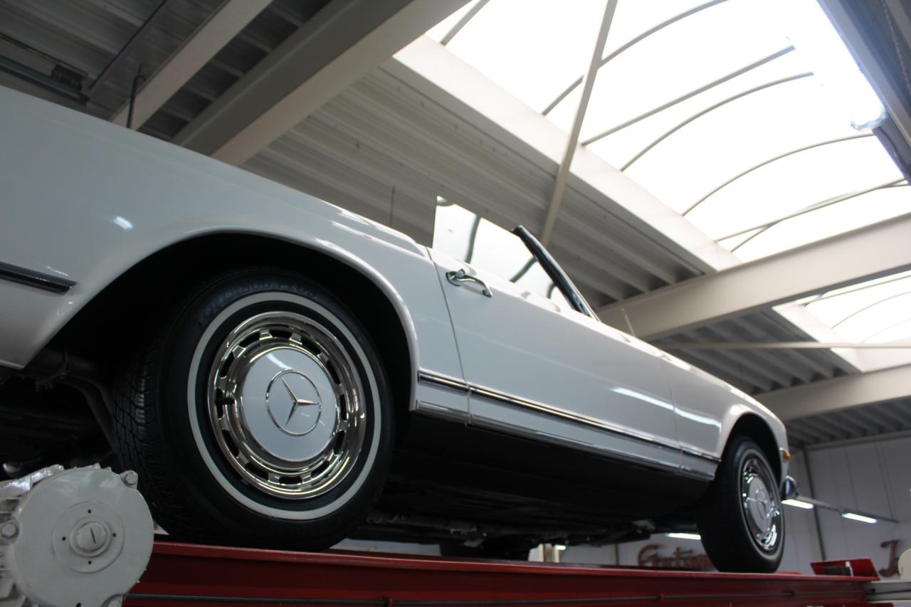 1970 Mercedes - Benz SL 280 Pagode