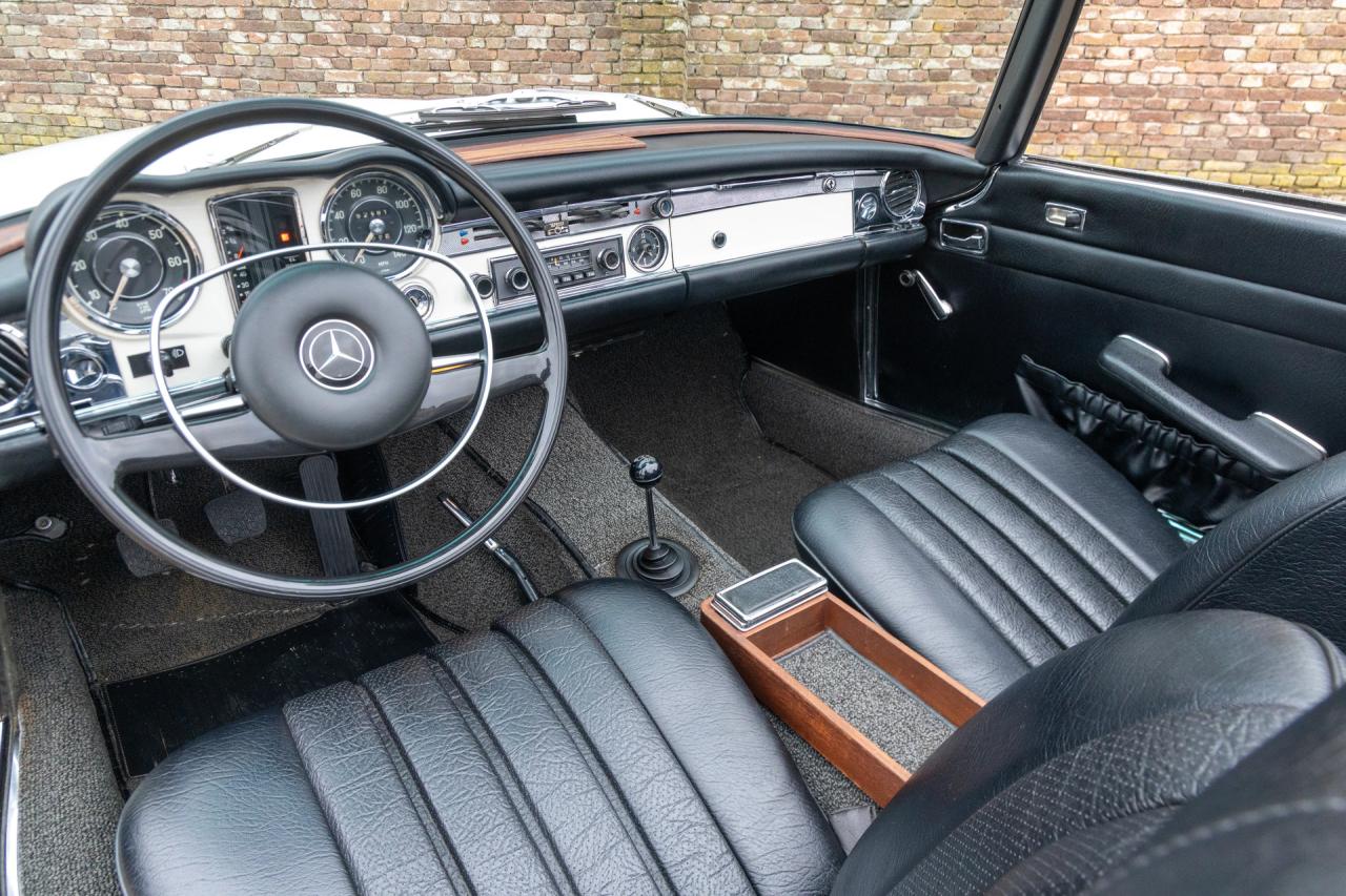 1970 Mercedes - Benz SL 280 Pagode