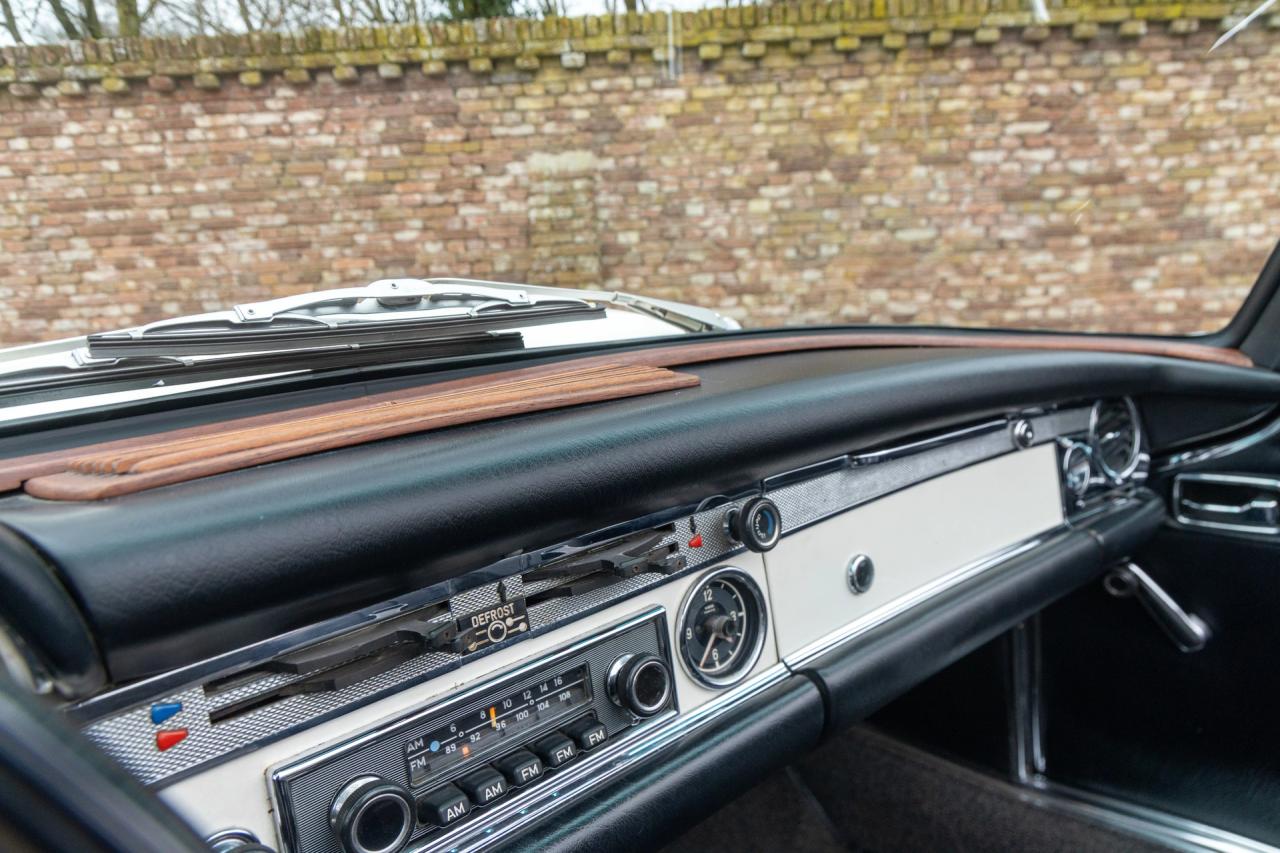 1970 Mercedes - Benz SL 280 Pagode