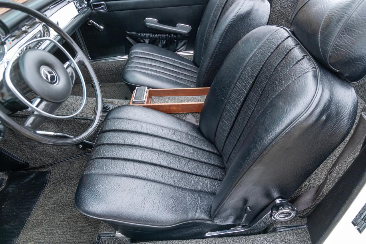 1970 Mercedes - Benz SL 280 Pagode