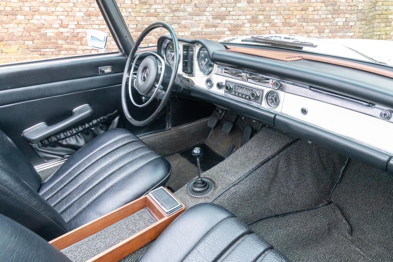 1970 Mercedes - Benz SL 280 Pagode
