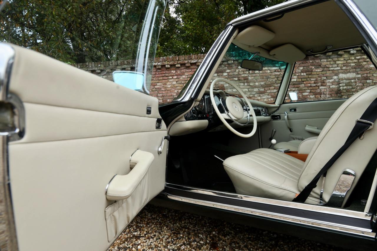 1970 Mercedes - Benz Mercedes Benz 280 SL Pagode &ldquo;MB Datenkarte correct&rdquo;