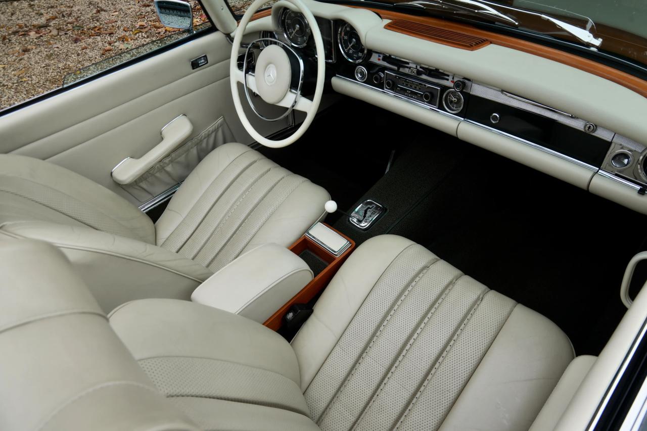1970 Mercedes - Benz Mercedes Benz 280 SL Pagode &ldquo;MB Datenkarte correct&rdquo;