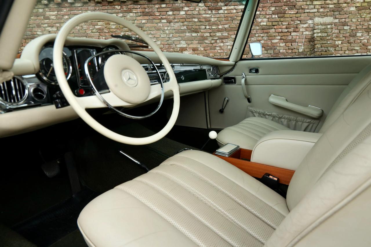 1970 Mercedes - Benz Mercedes Benz 280 SL Pagode &ldquo;MB Datenkarte correct&rdquo;