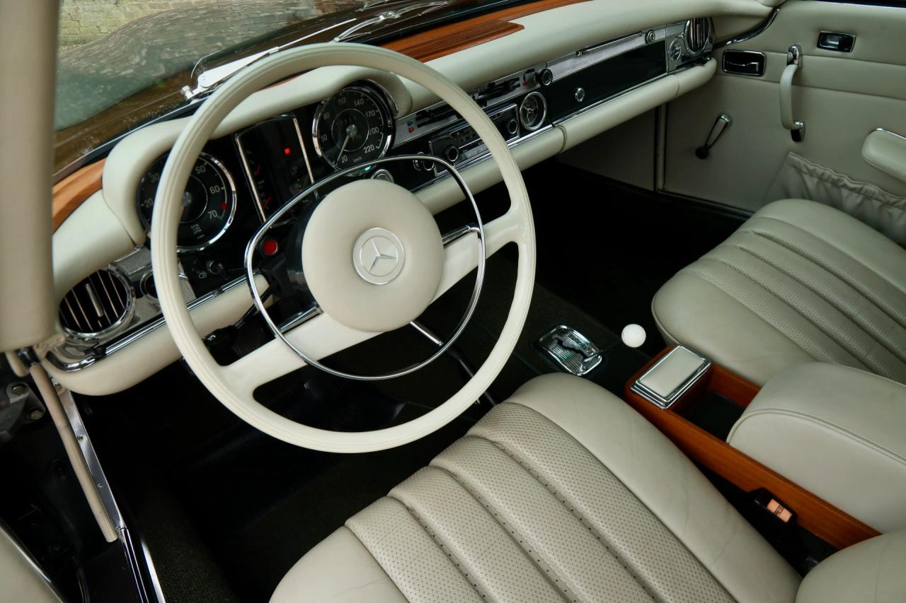 1970 Mercedes - Benz Mercedes Benz 280 SL Pagode &ldquo;MB Datenkarte correct&rdquo;