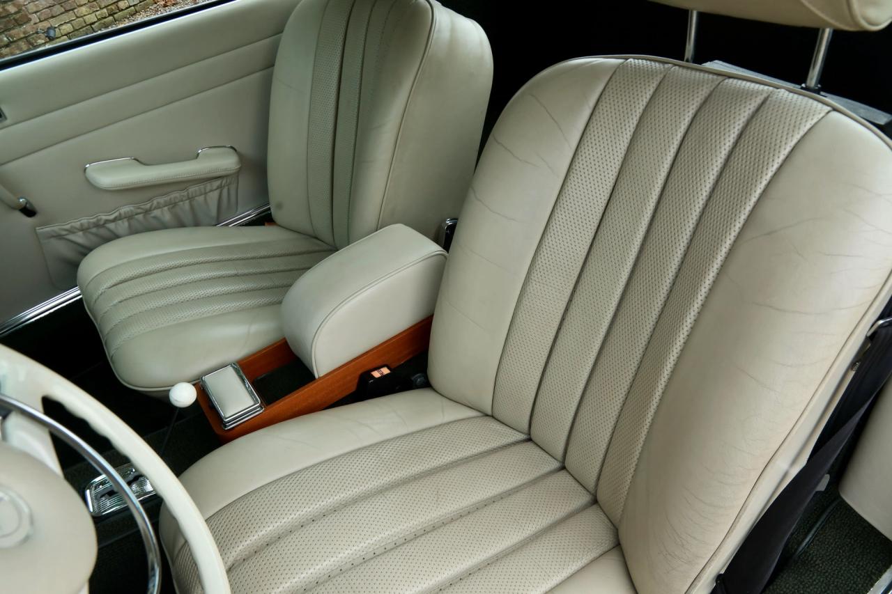 1970 Mercedes - Benz Mercedes Benz 280 SL Pagode &ldquo;MB Datenkarte correct&rdquo;