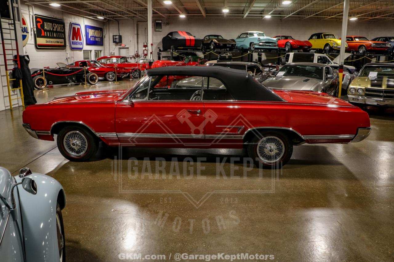 1965 Oldsmobile Cutlass 442 Convertible
