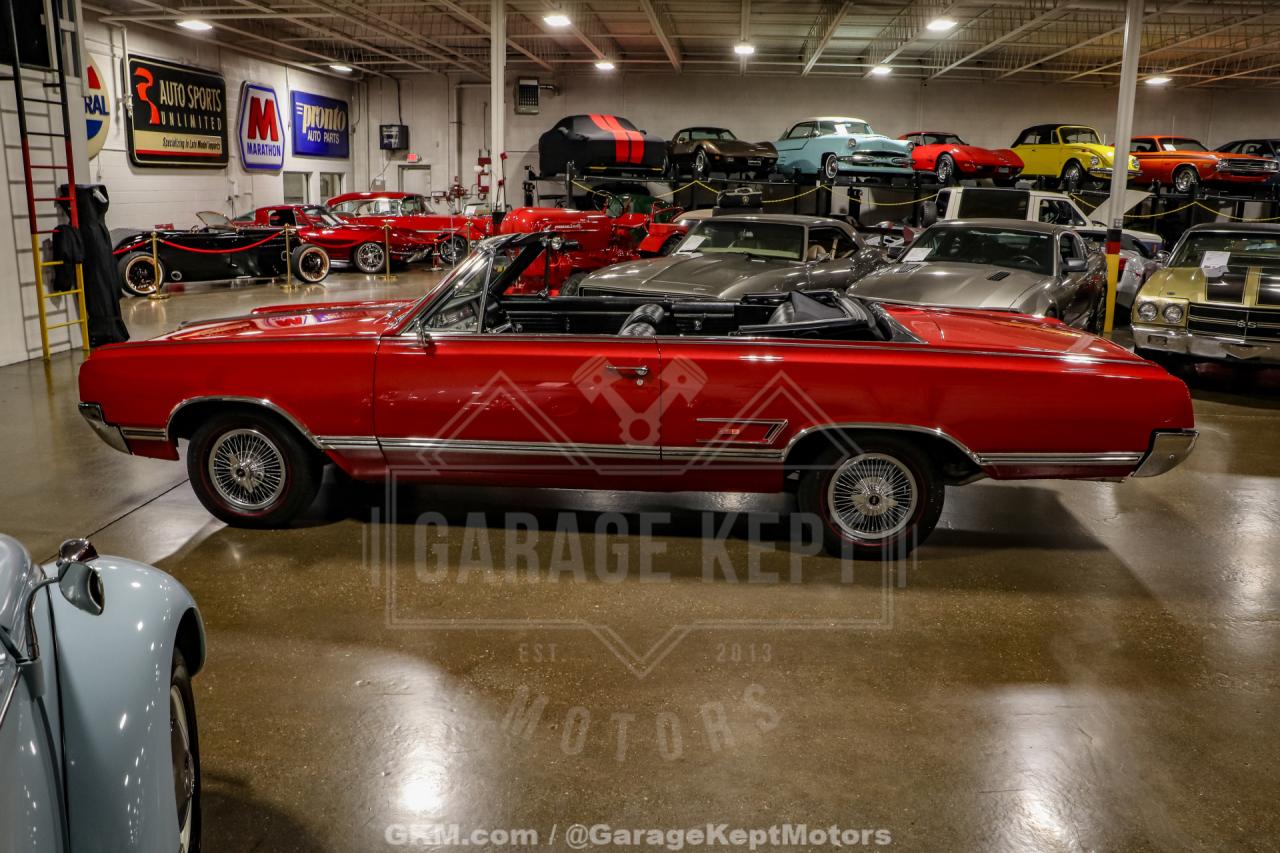 1965 Oldsmobile Cutlass 442 Convertible
