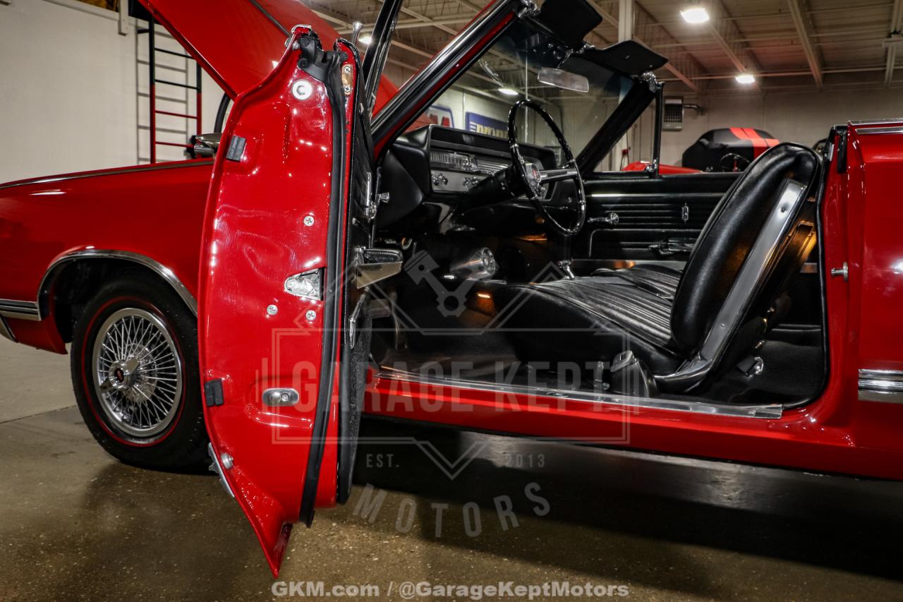 1965 Oldsmobile Cutlass 442 Convertible