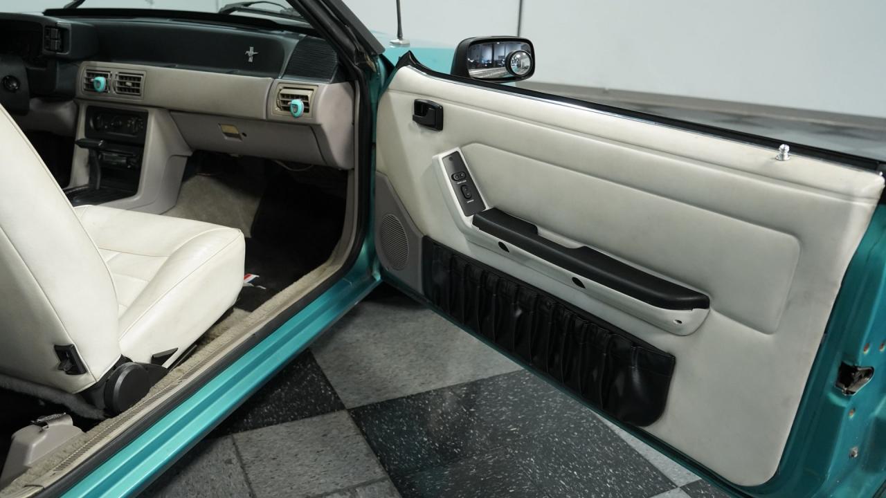 1992 Ford Mustang LX Convertible