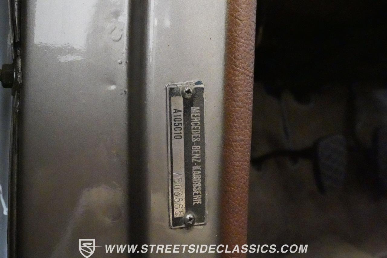 1958 Mercedes - Benz 219