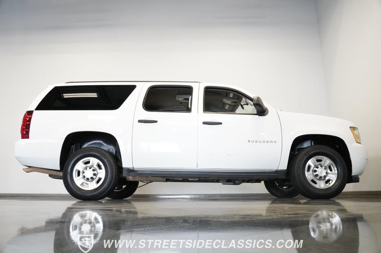 2011 Chevrolet Suburban 2500 4X4