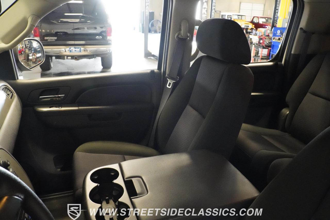 2011 Chevrolet Suburban 2500 4X4