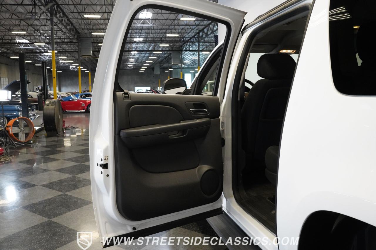 2011 Chevrolet Suburban 2500 4X4