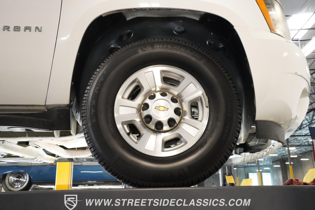 2011 Chevrolet Suburban 2500 4X4