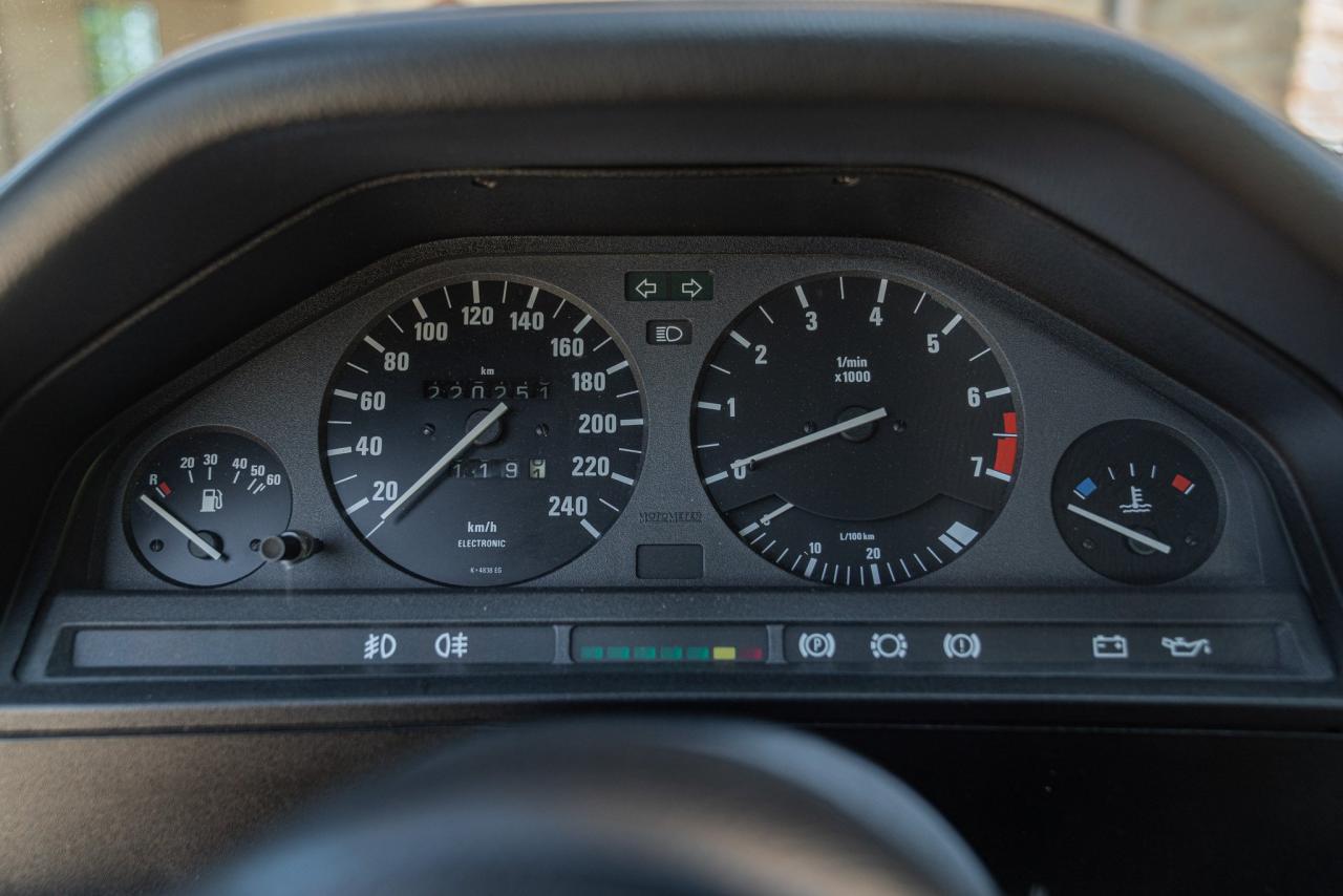 1989 BMW E30 CABRIOLET