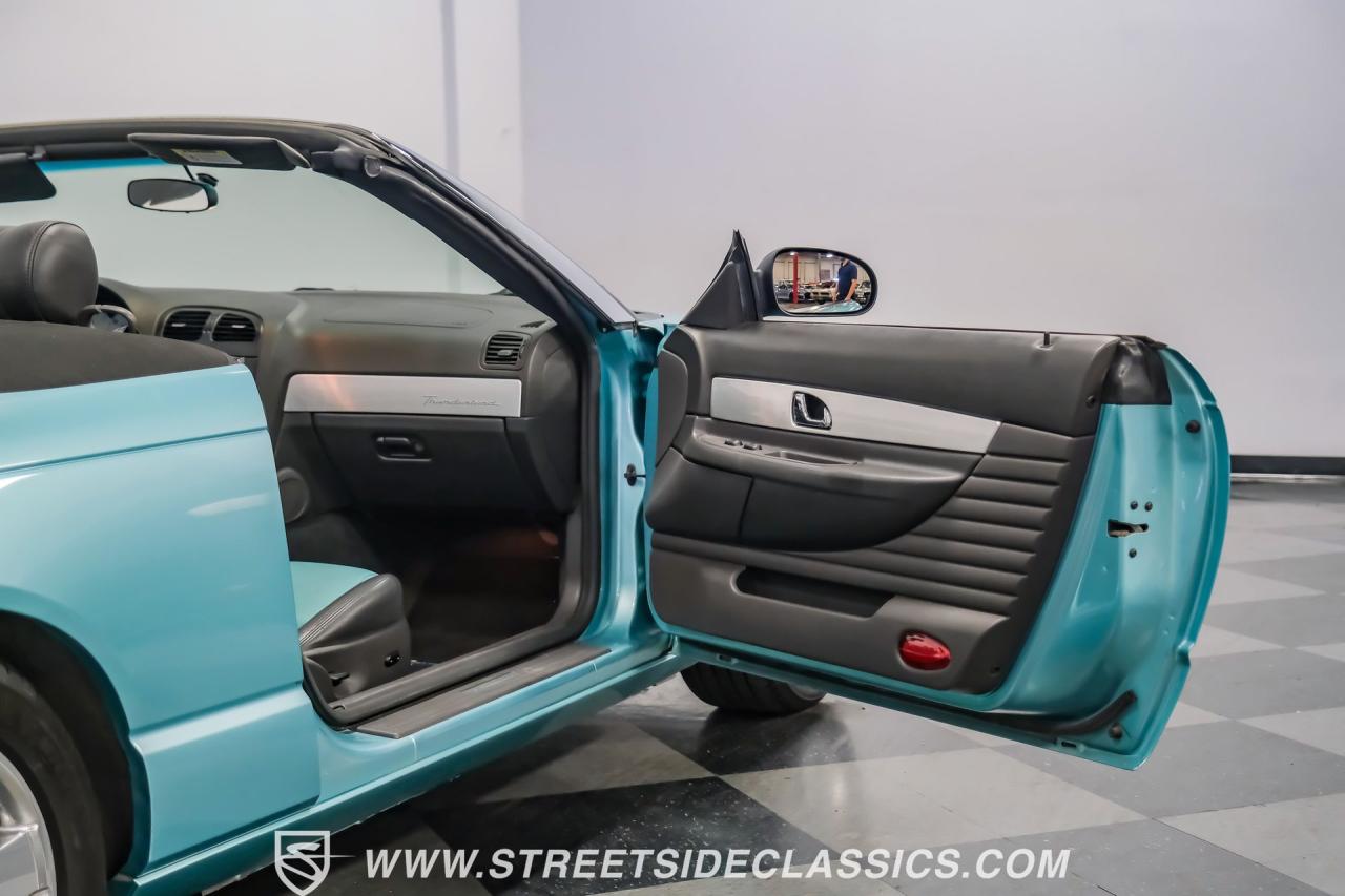 2002 Ford Thunderbird