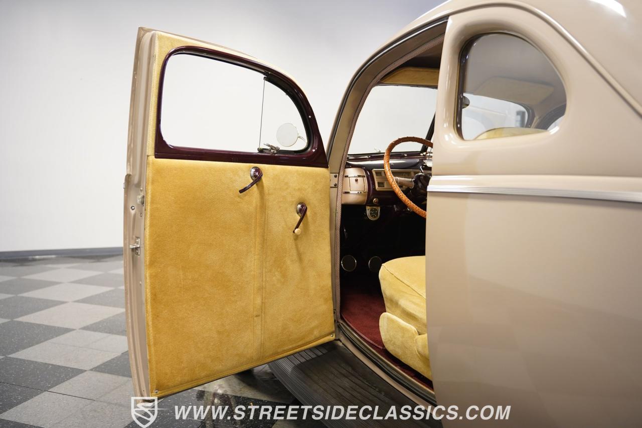 1940 Ford Deluxe Business Coupe