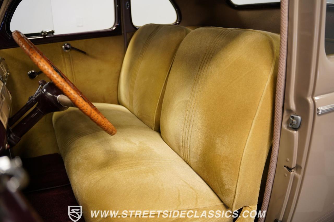 1940 Ford Deluxe Business Coupe