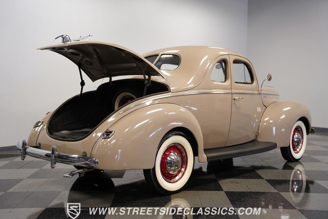 1940 Ford Deluxe Business Coupe