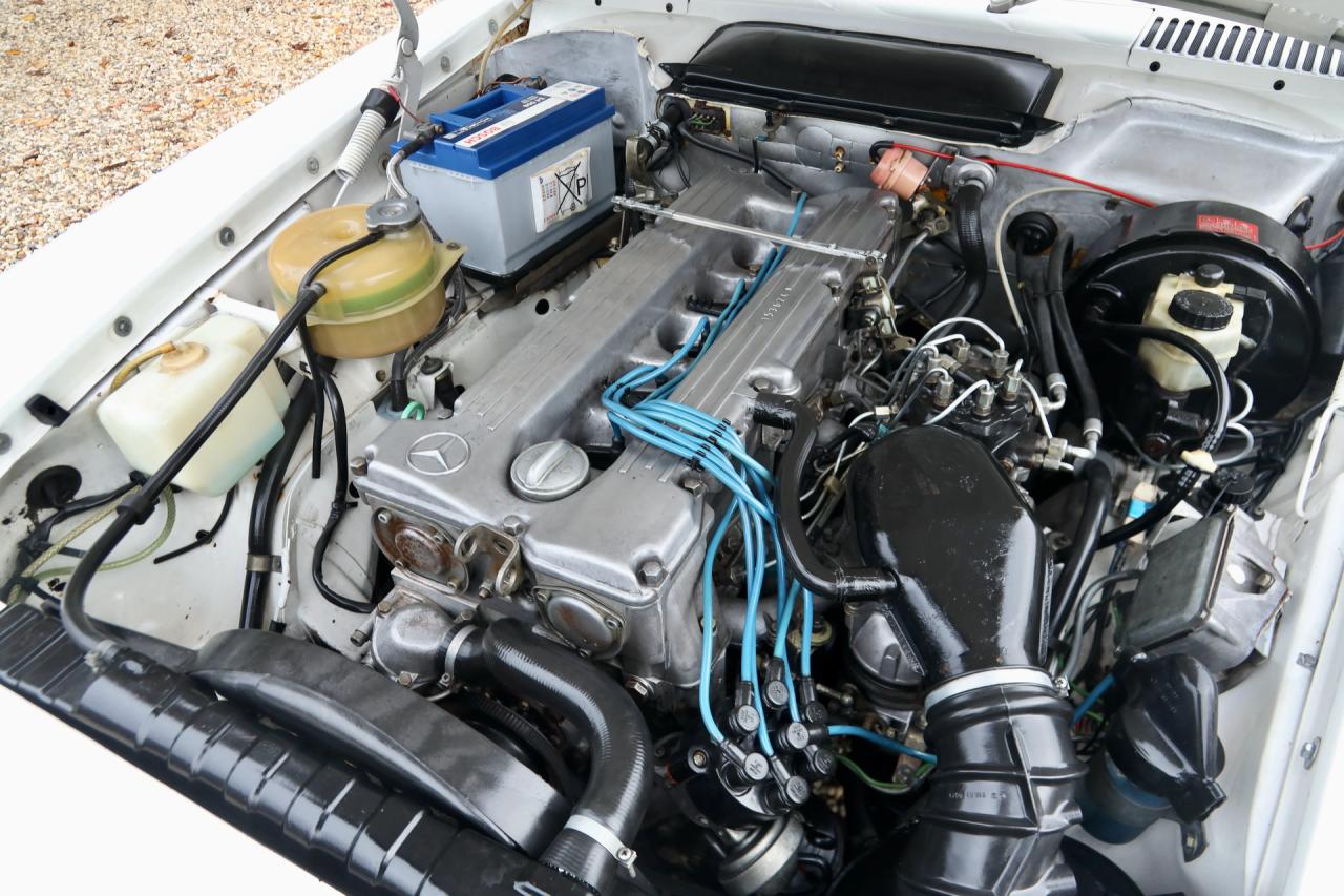 1977 Mercedes - Benz Mercedes Benz 280 SL &ldquo;Classicweiss&rdquo;