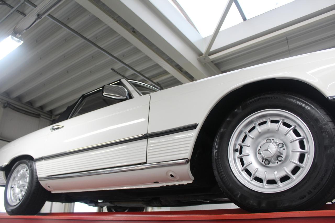 1977 Mercedes - Benz Mercedes Benz 280 SL &ldquo;Classicweiss&rdquo;