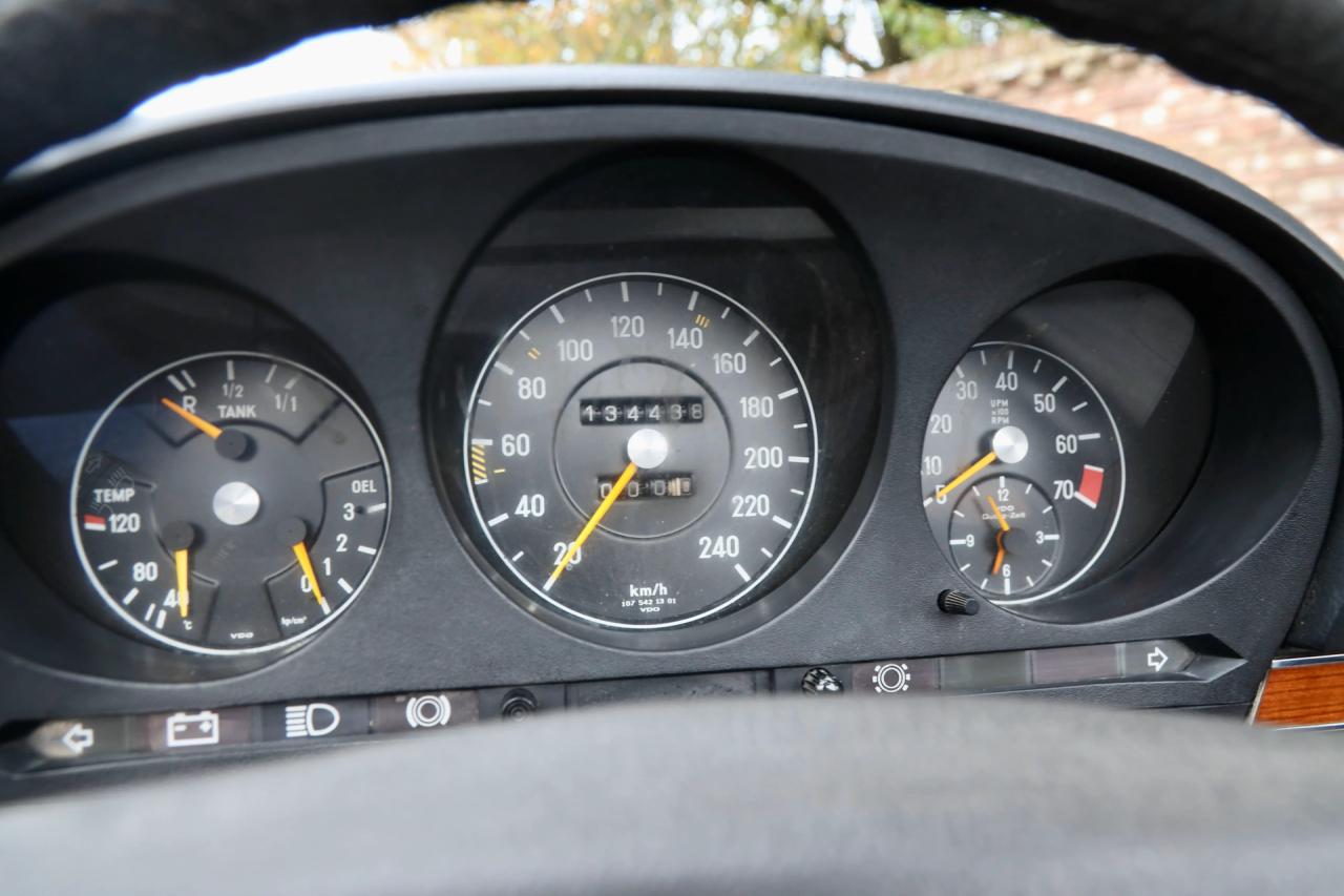 1977 Mercedes - Benz Mercedes Benz 280 SL &ldquo;Classicweiss&rdquo;