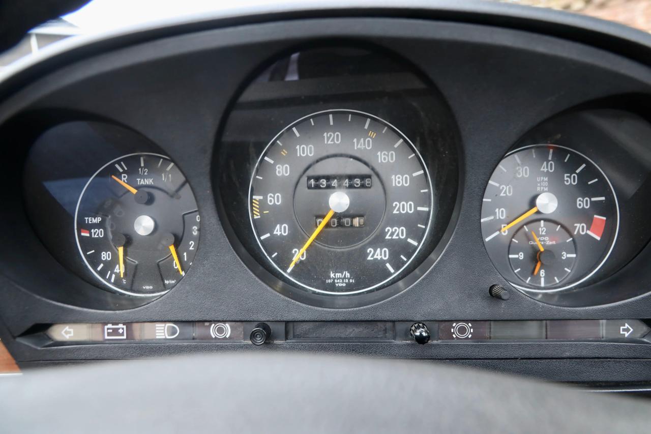 1977 Mercedes - Benz Mercedes Benz 280 SL &ldquo;Classicweiss&rdquo;