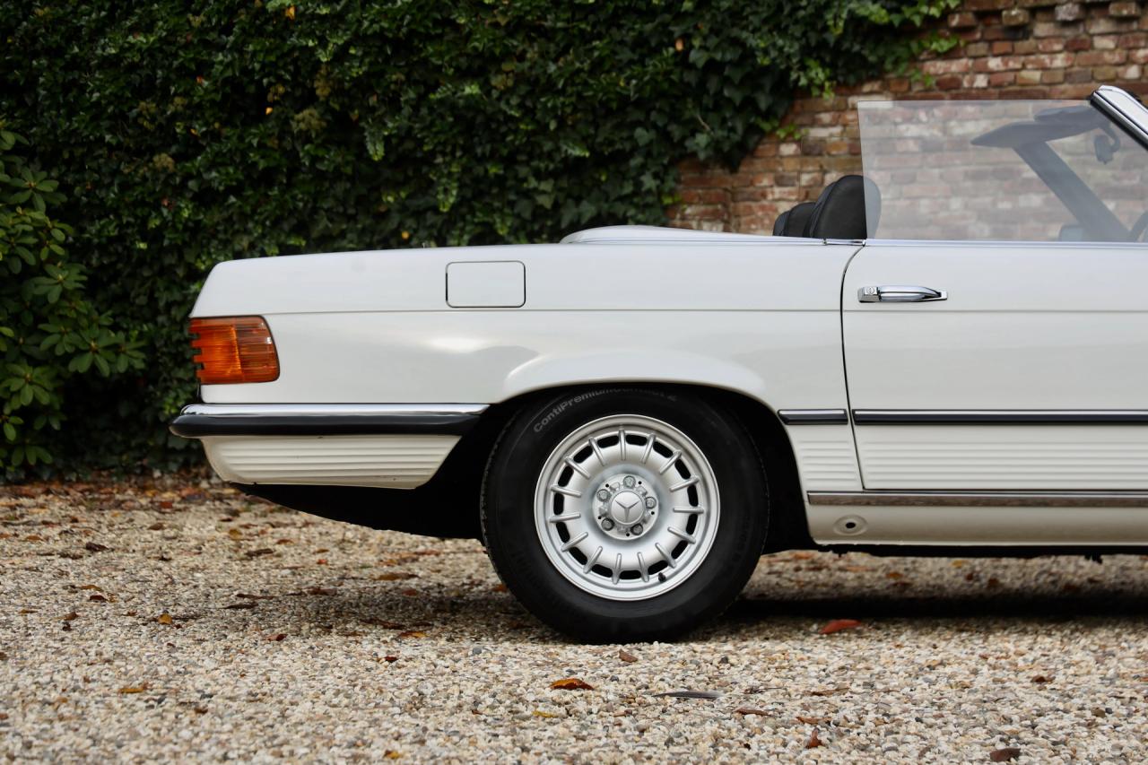 1977 Mercedes - Benz Mercedes Benz 280 SL &ldquo;Classicweiss&rdquo;