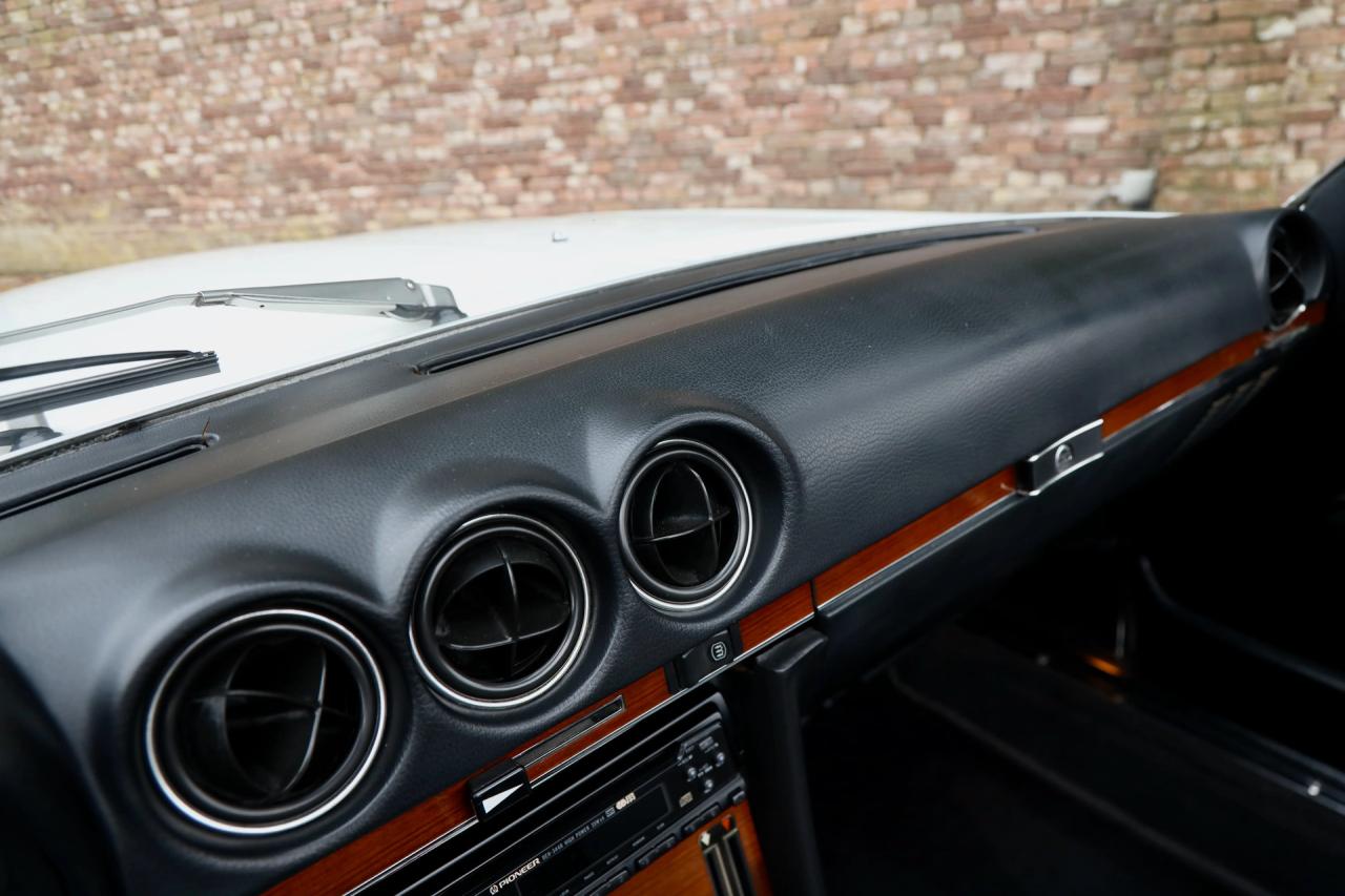 1977 Mercedes - Benz Mercedes Benz 280 SL &ldquo;Classicweiss&rdquo;