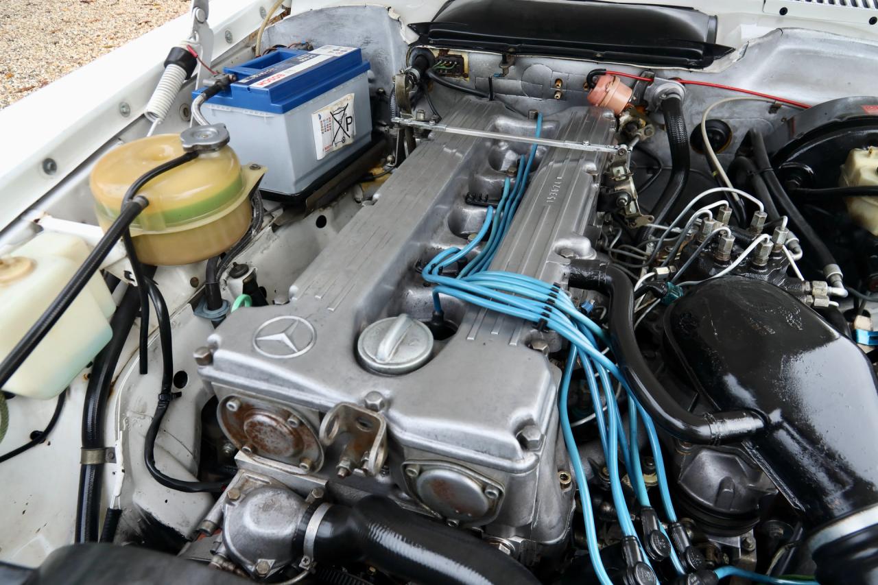 1977 Mercedes - Benz Mercedes Benz 280 SL &ldquo;Classicweiss&rdquo;